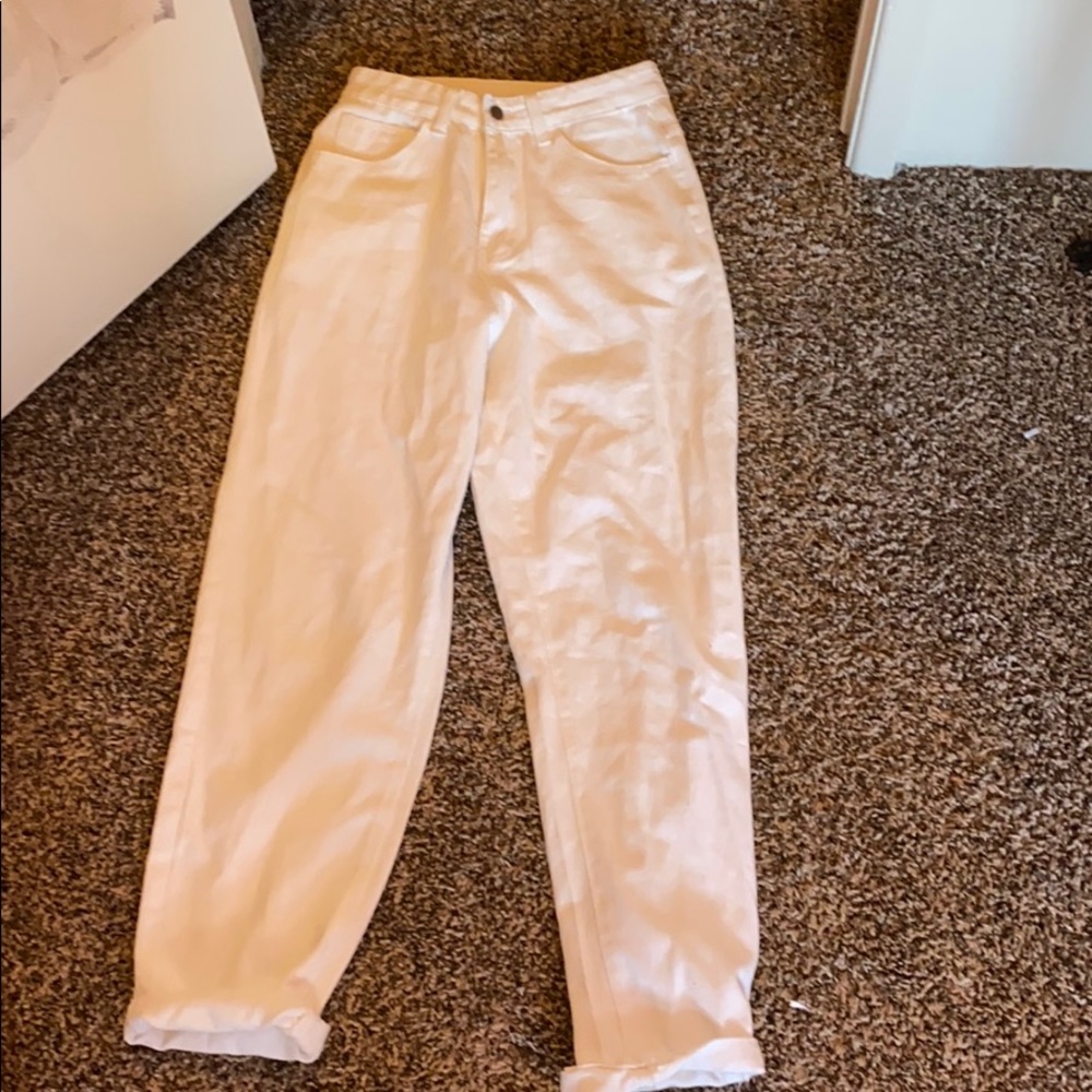 White Corduroy Mom jeans🌺